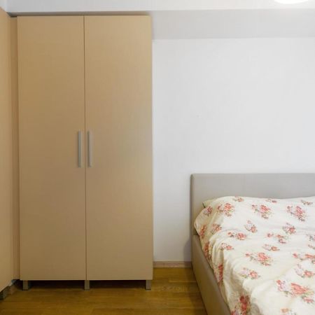 One Bedroom Apartment With Private Parking Skopje Buitenkant foto