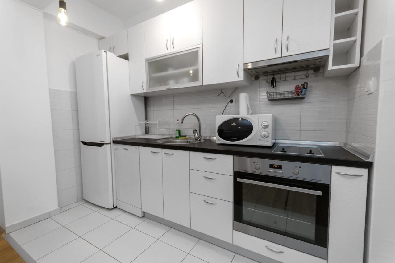 One Bedroom Apartment With Private Parking Skopje Buitenkant foto