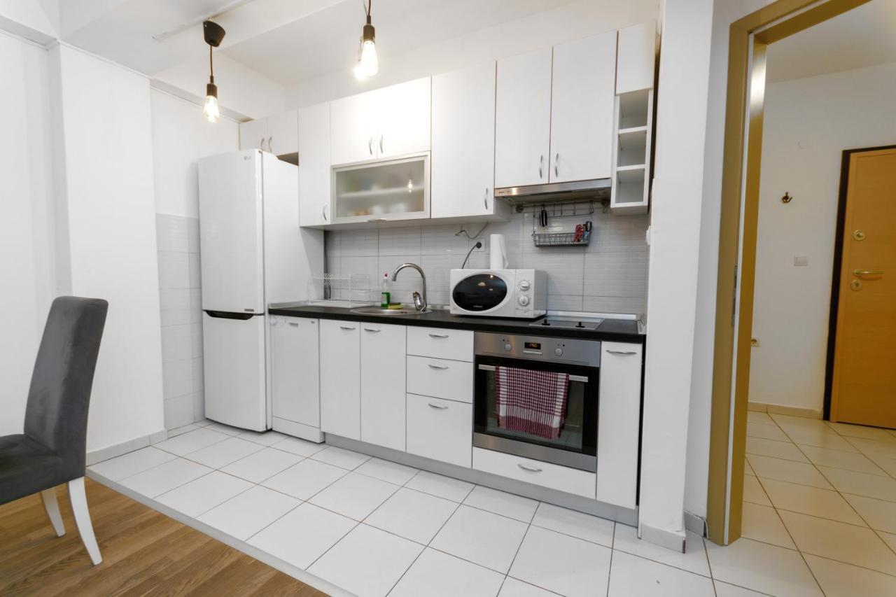 One Bedroom Apartment With Private Parking Skopje Buitenkant foto