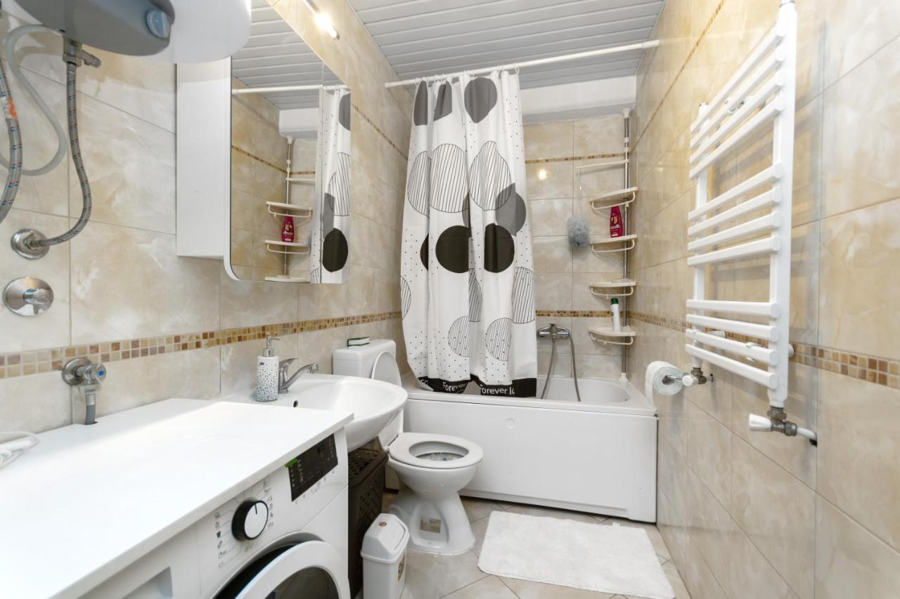 One Bedroom Apartment With Private Parking Skopje Buitenkant foto