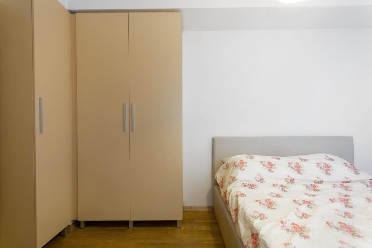 One Bedroom Apartment With Private Parking Skopje Buitenkant foto